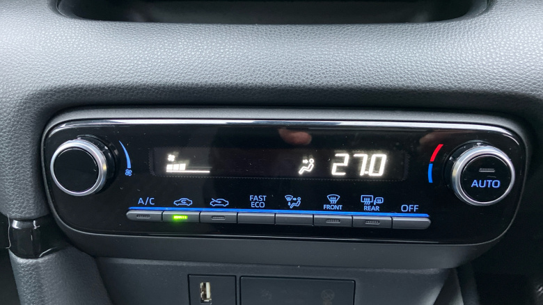 Toyota Yaris 1.5 Hybrid Design 5dr CVT Hybrid Hatchback